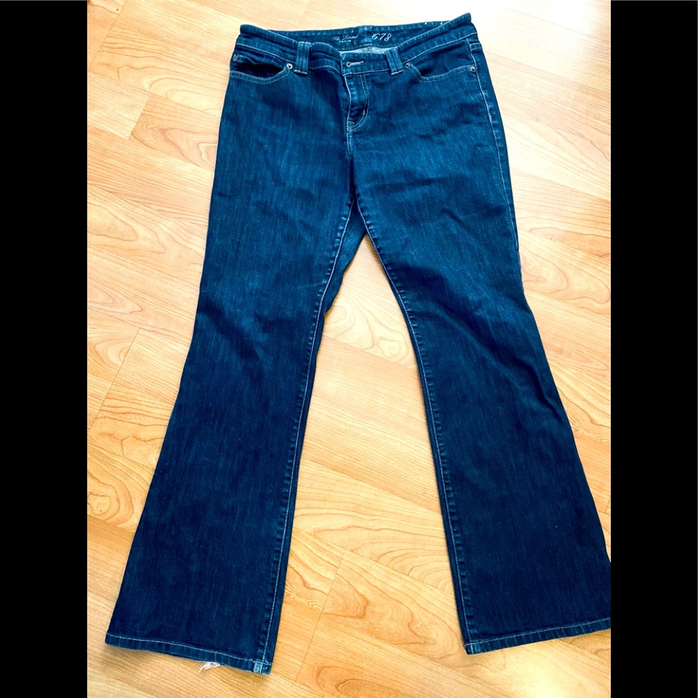 Women’s dark wash bootcut jeans